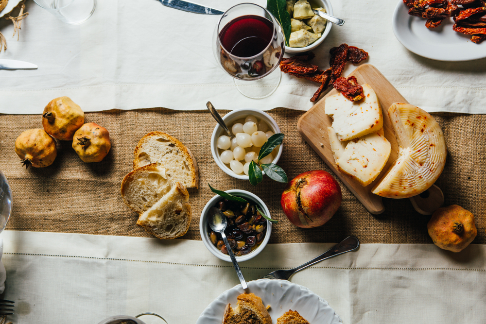 Tuscany wine with cheese and bread